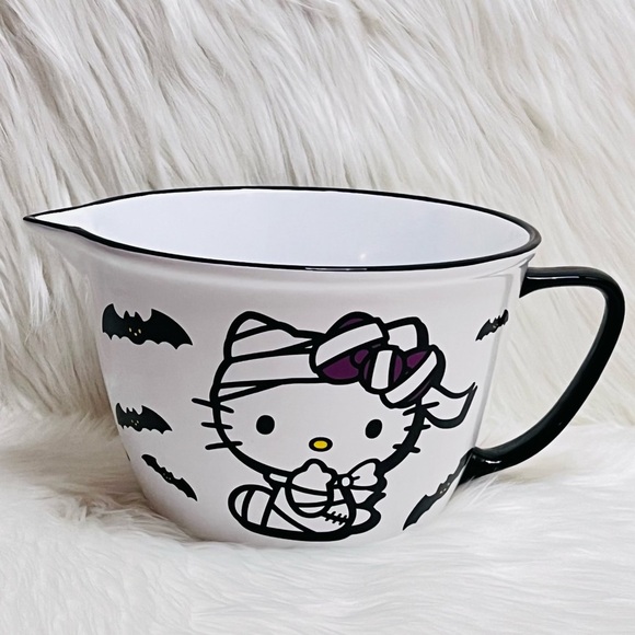 Hello Kitty Halloween Mixing Bowl - Picture 1 of 3